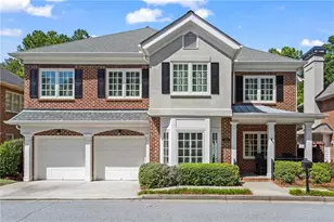1138 Fairway Gardens NE, Brookhaven, GA 30319 - Photo 2
