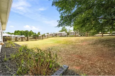 306 Dove Point, Social Circle, GA 30025 - Photo 4