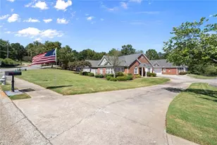 205 Somerton Pl, Cumming, GA 30040 - Photo 2