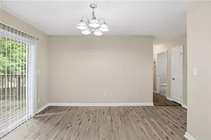 2225 Emerald Castle Dr, Decatur, GA 30035 - Photo 8