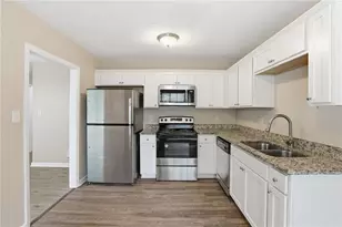 2225 Emerald Castle Dr, Decatur, GA 30035 - Photo 10