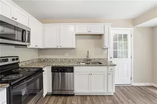 2225 Emerald Castle Dr, Decatur, GA 30035 - Photo 12