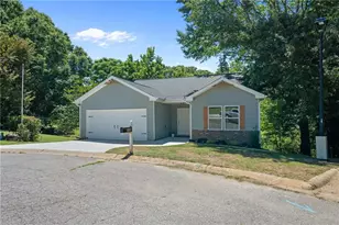 135 Tyrus Ln, Royston, GA 30662 - Photo 2