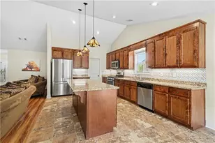 810 Brandon Dr, Winder, GA 30680 - Photo 2