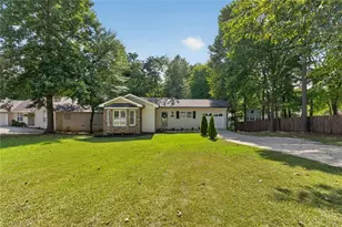 938 Charleston Ct, Gainesville, GA 30501 - Photo 1