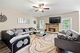 6314 Woodland Station Dr, Lula, GA 30554 - Photo 4