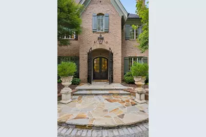 3874 Vermont Road NE, Atlanta, GA 30319 - Photo 4