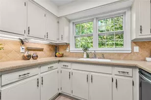 2474 Northlake Ct NE, Atlanta, GA 30345 - Photo 10