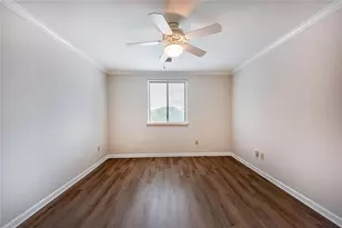 300 Johnson Ferry Rd, Sandy Springs, GA 30328 - Photo 16