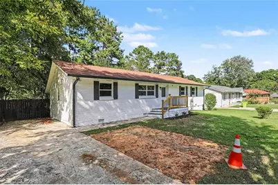 46 Royce Drive, Jonesboro, GA 30238 - Photo 2