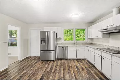 8121 Woodcliff Trail, Riverdale, GA 30274 - Photo 16
