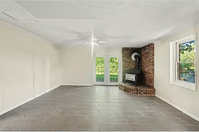 8121 Woodcliff Trail, Riverdale, GA 30274 - Photo 6