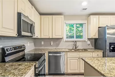 70 Caroline Avenue, Stockbridge, GA 30281 - Photo 6