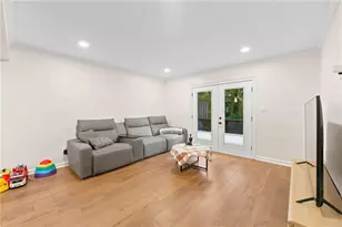 8 Ivy Ridge NE, Atlanta, GA 30342 - Photo 8