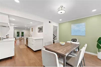 8 Ivy Ridge NE, Atlanta, GA 30342 - Photo 2