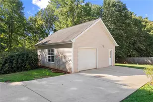 27 Woods Way, Jefferson, GA 30549 - Photo 44