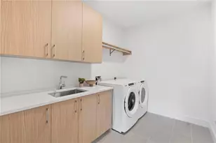 2425 Peachtree Rd NE, Atlanta, GA 30305 - Photo 32