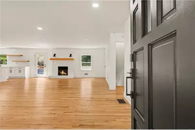 2800 Duke Of Gloucester Street, Atlanta, GA 30344 - Photo 2