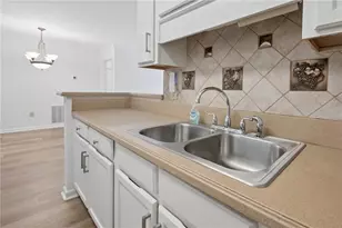 2302 Pine Heights Dr NE, Atlanta, GA 30324 - Photo 22