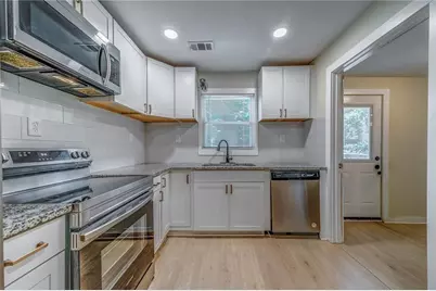 1024 Regis Road SE, Atlanta, GA 30315 - Photo 6