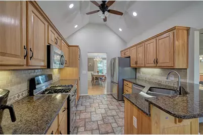 1082 Fieldstone Drive, Canton, GA 30114 - Photo 18