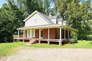 83 Russell Rd, Lawrenceville, GA 30043 - Photo 2