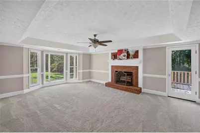 83 Russell Rd, Lawrenceville, GA 30043 - Photo 6