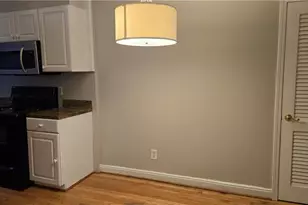 3668 Kingsboro Rd NE, Atlanta, GA 30319 - Photo 14