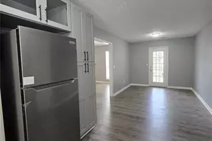 10404 Irongate Ln, Jonesboro, GA 30238 - Photo 8