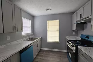 10404 Irongate Ln, Jonesboro, GA 30238 - Photo 6