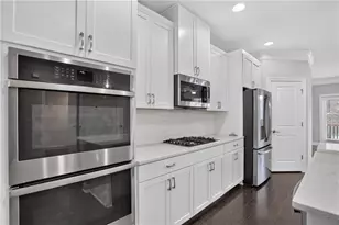 4256 Townsend Ln, Atlanta, GA 30346 - Photo 2