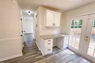 4389 Southvale Dr, Decatur, GA 30034 - Photo 8