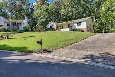 3257 Hembree Court, Marietta, GA 30062 - Photo 2
