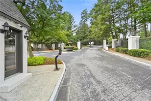 2201 Pine Heights Dr NE, Atlanta, GA 30324 - Photo 2