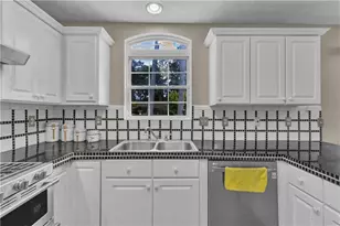 415 Madison Chase Dr, Lawrenceville, GA 30045 - Photo 2