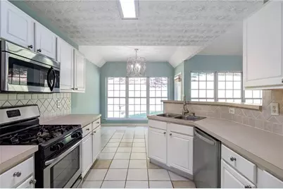 4238 Riviere Point, Gainesville, GA 30507 - Photo 8