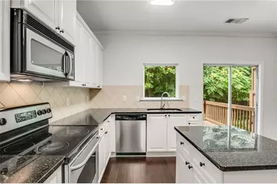 1368 Liberty Parkway NW, Atlanta, GA 30318 - Photo 12