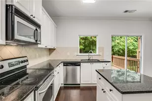 1368 Liberty Pkwy NW, Atlanta, GA 30318 - Photo 12