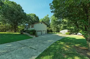 101 Holly Creek Ct, Woodstock, GA 30188 - Photo 2