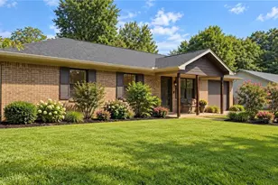115 Grove Creek Dr, Locust Grove, GA 30248 - Photo 2