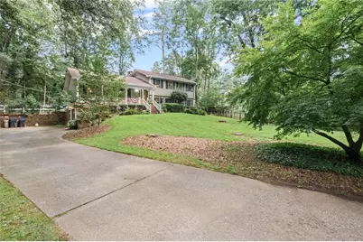 2191 Brookfield Circle, Lawrenceville, GA 30043 - Photo 2