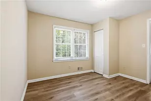 2290 Emerald Springs Dr, Decatur, GA 30035 - Photo 8