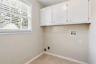 5528 Fern Creek Dr SW, Lilburn, GA 30047 - Photo 30