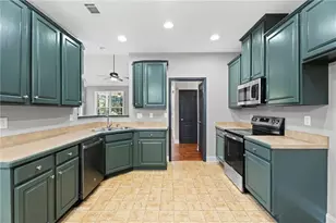 530 Kaitlin Cir, Griffin, GA 30223 - Photo 12