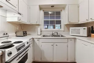 158 Maribeau Square, Atlanta, GA 30327 - Photo 16
