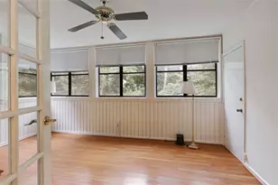 158 Maribeau Square, Atlanta, GA 30327 - Photo 12