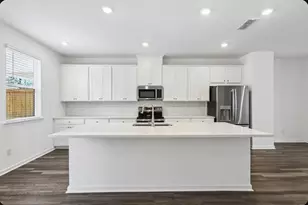 627 Oak Blf Dr, Cumming, GA 30040 - Photo 2