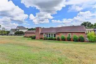 920 Hester Dr, Cumming, GA 30028 - Photo 1