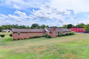 920 Hester Dr, Cumming, GA 30028 - Photo 2