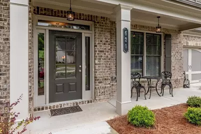 620 Hunters Grove Ct, Sugar Hill, GA 30518 - Photo 4